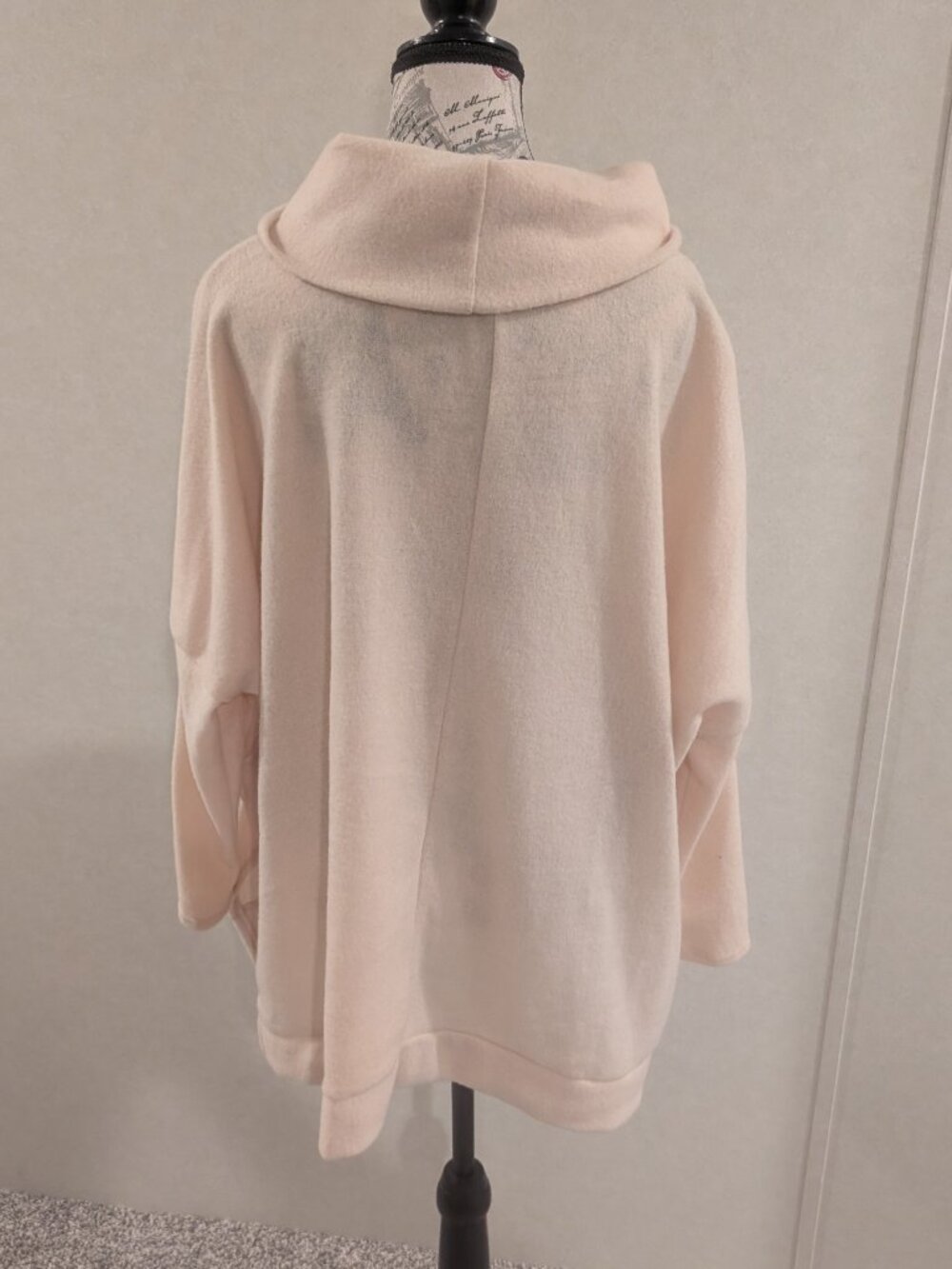 143 Story by Line Up Cream Cowl Neck Poncho Sweater Med Soft Dolman Sleeve - Picture 9 of 9